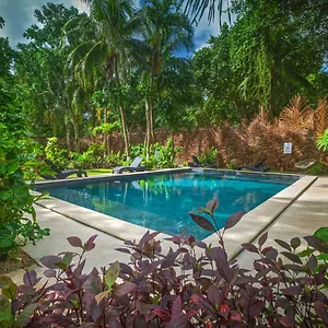 Tierra Maya & Sanctuary *** Bacalar